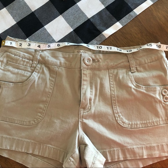 Khaki Shorts - Picture 4 of 6